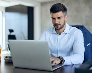 Fim da Extensão Automática da Permissão de Trabalho (EAD): O Que Muda na Sua Rotina nos EUA